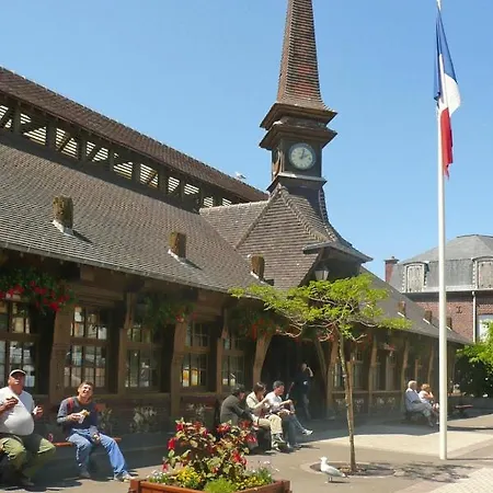 Architectural Near The Coast, Sainte-colombe *
